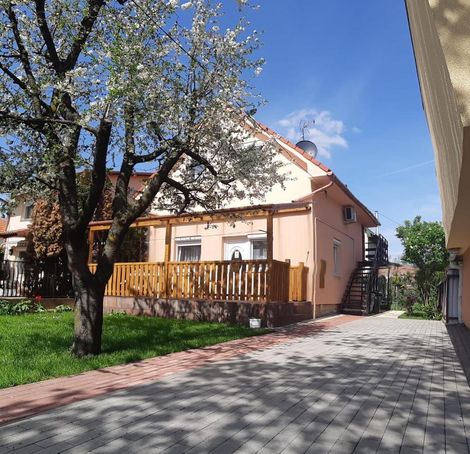 Rózsa Apartment Hajdúszoboszló Exterior foto