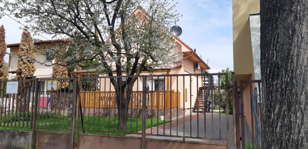 Rózsa Apartment Hajdúszoboszló Exterior foto