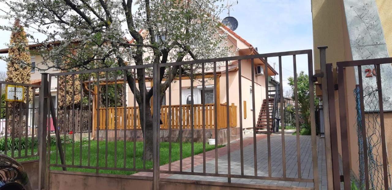 Rózsa Apartment Hajdúszoboszló Exterior foto